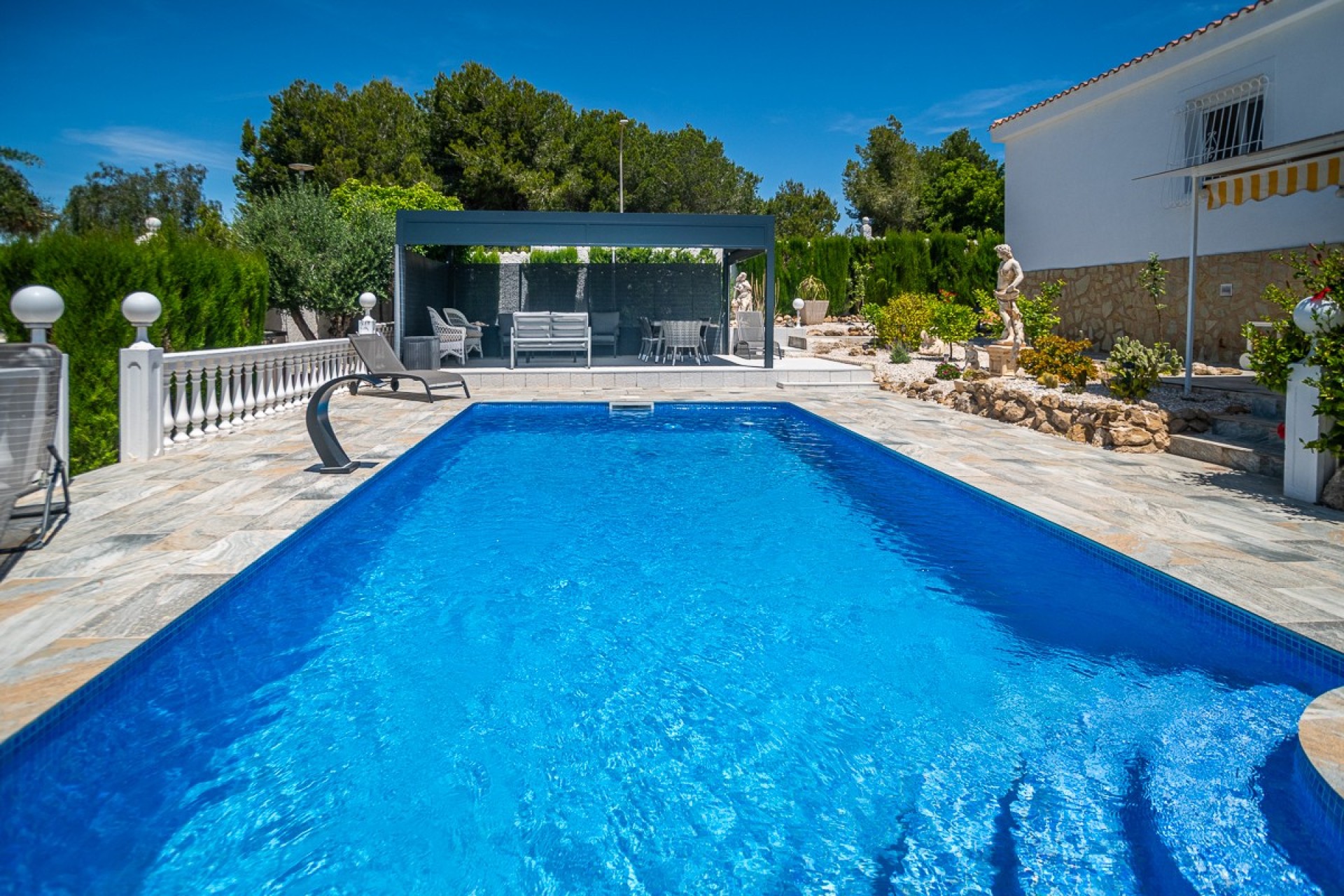 Resale - Villa - La Marina
