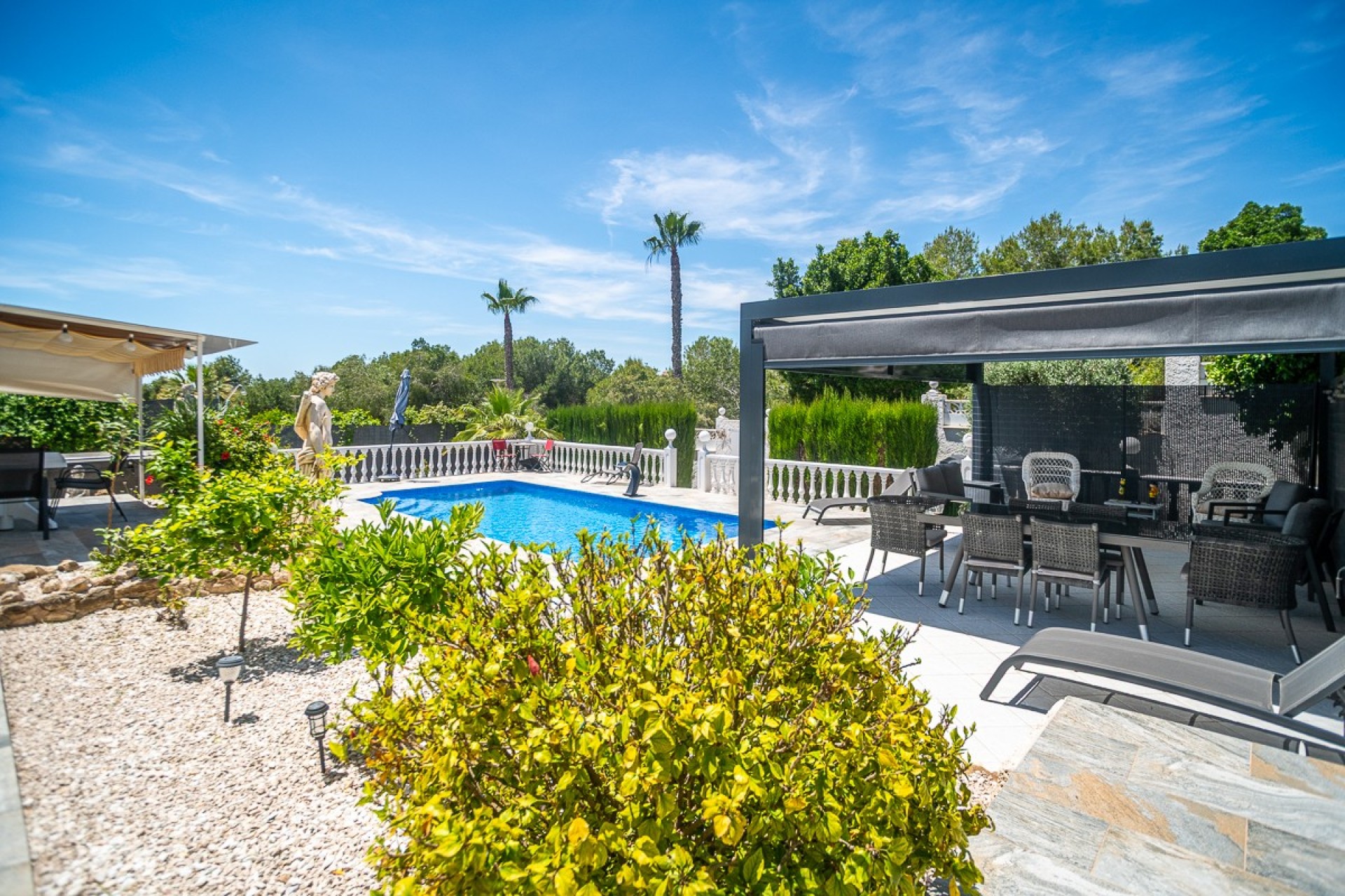 Resale - Villa - La Marina