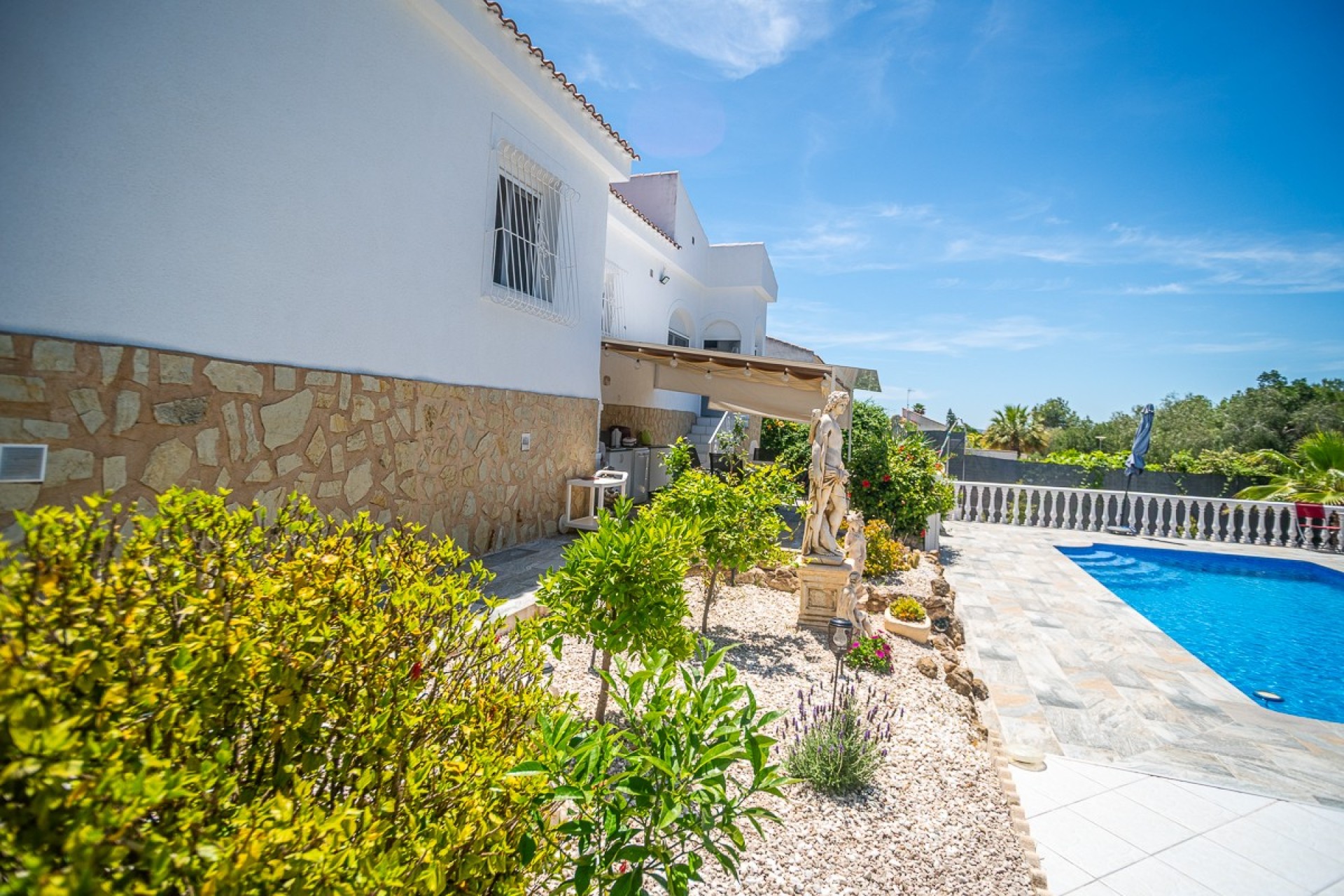 Resale - Villa - La Marina