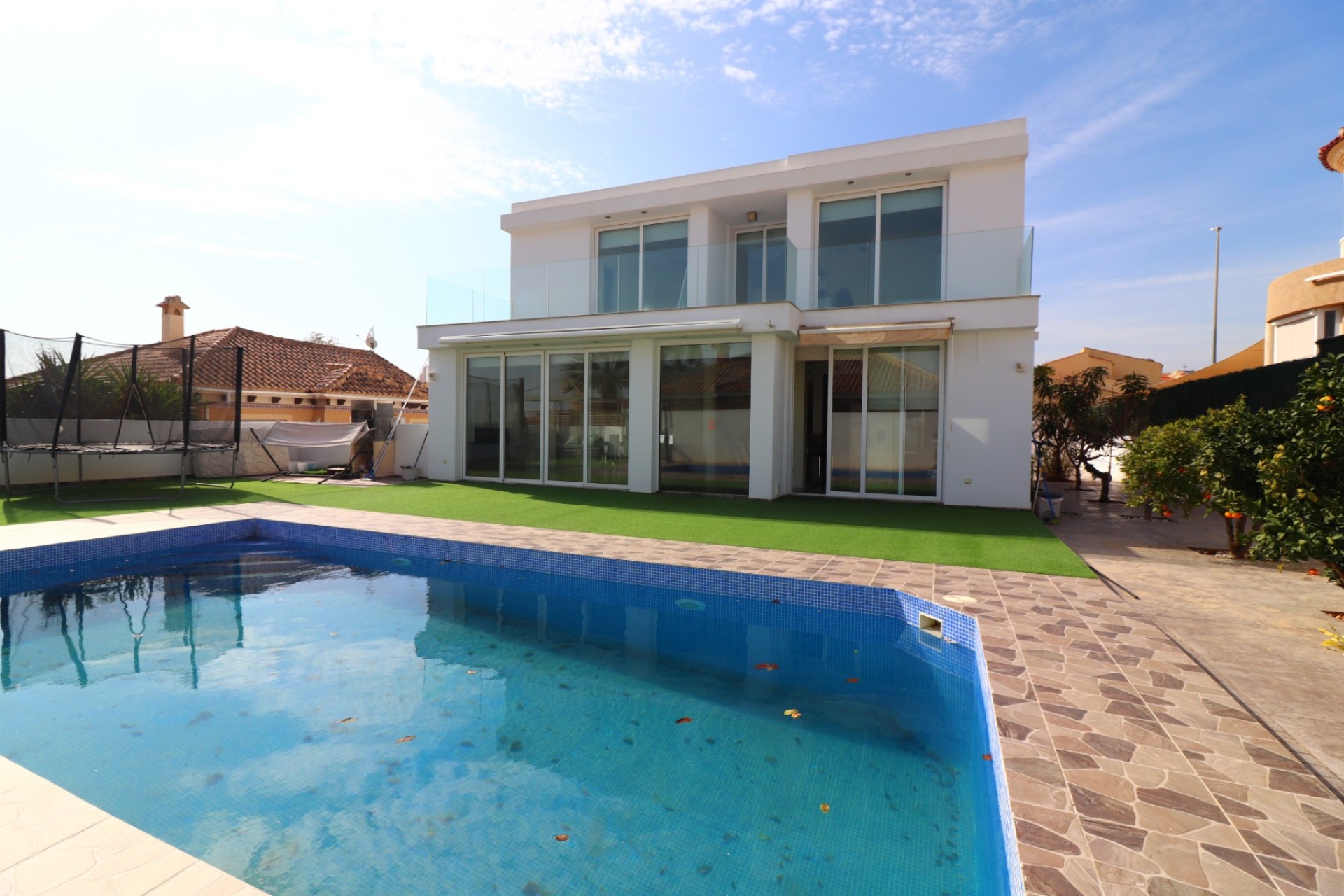 Resale - Villa - La Marina