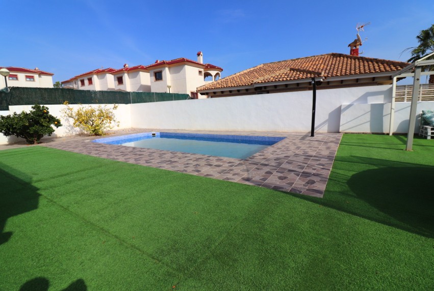 Resale - Villa - La Marina