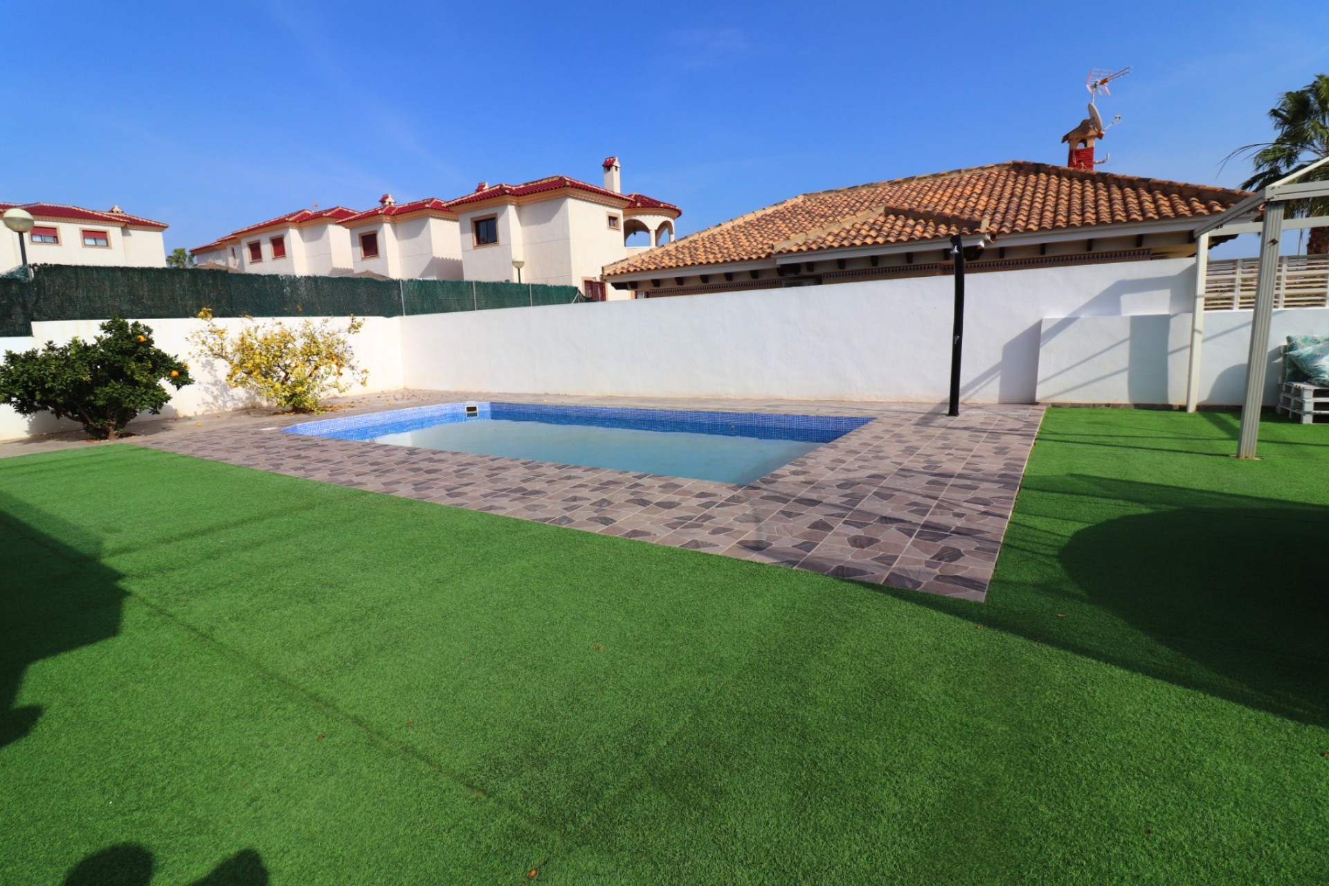 Resale - Villa - La Marina