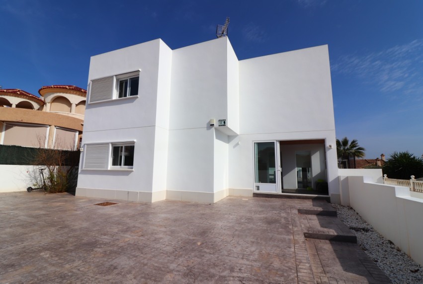 Resale - Villa - La Marina