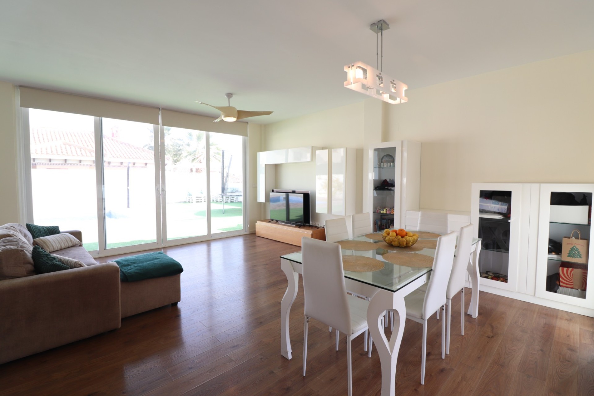 Resale - Villa - La Marina