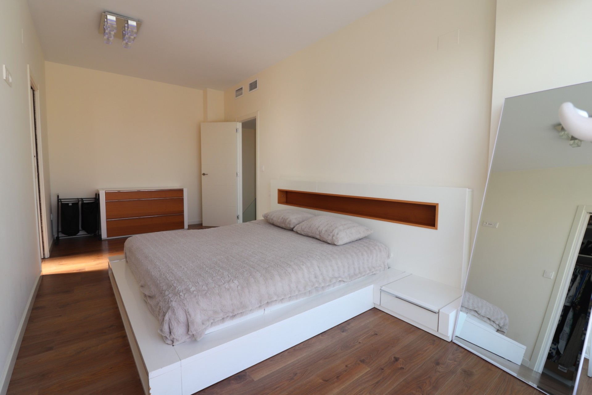 Resale - Villa - La Marina