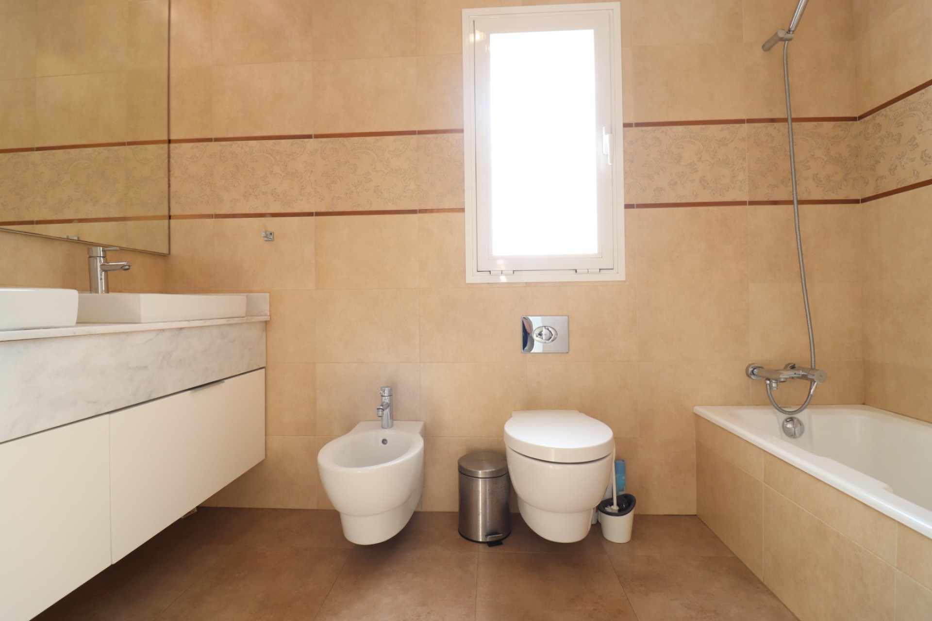 Resale - Villa - La Marina