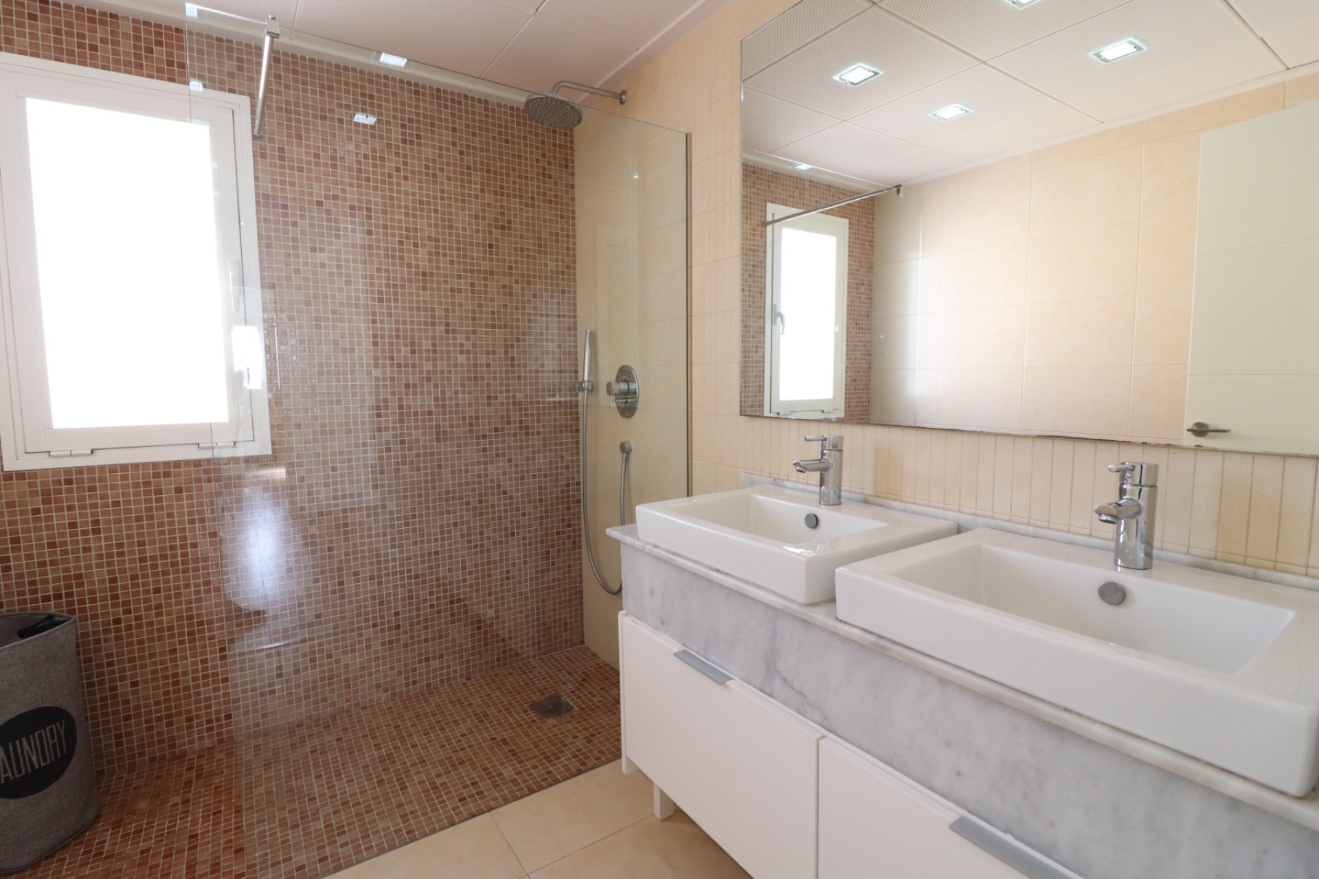 Resale - Villa - La Marina
