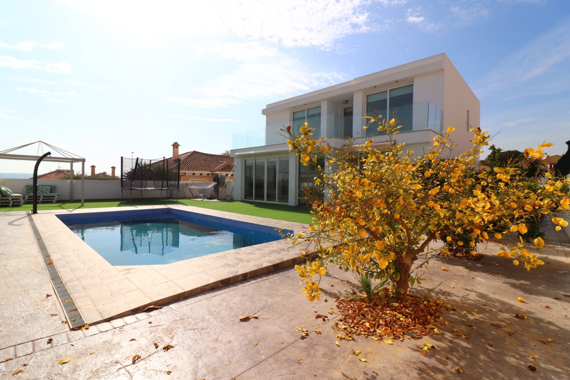 Resale - Villa - La Marina