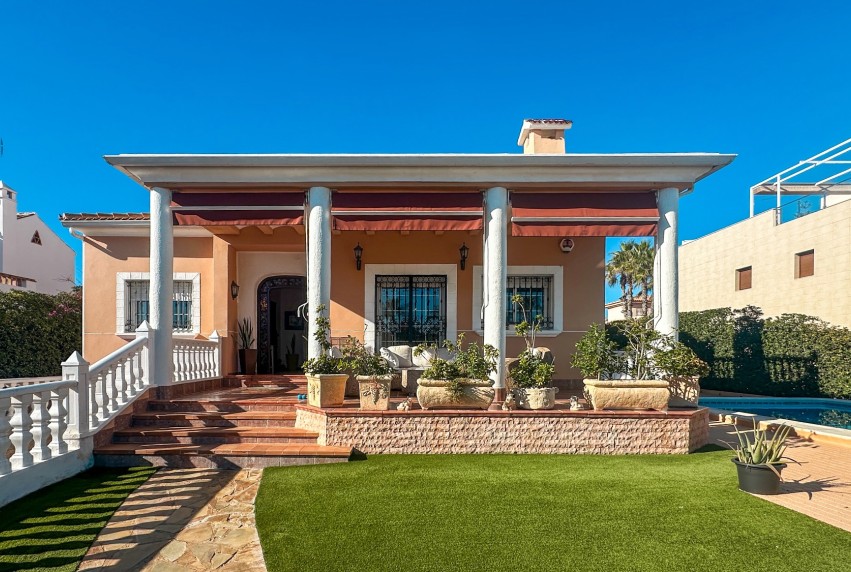 Resale - Villa - La Mata