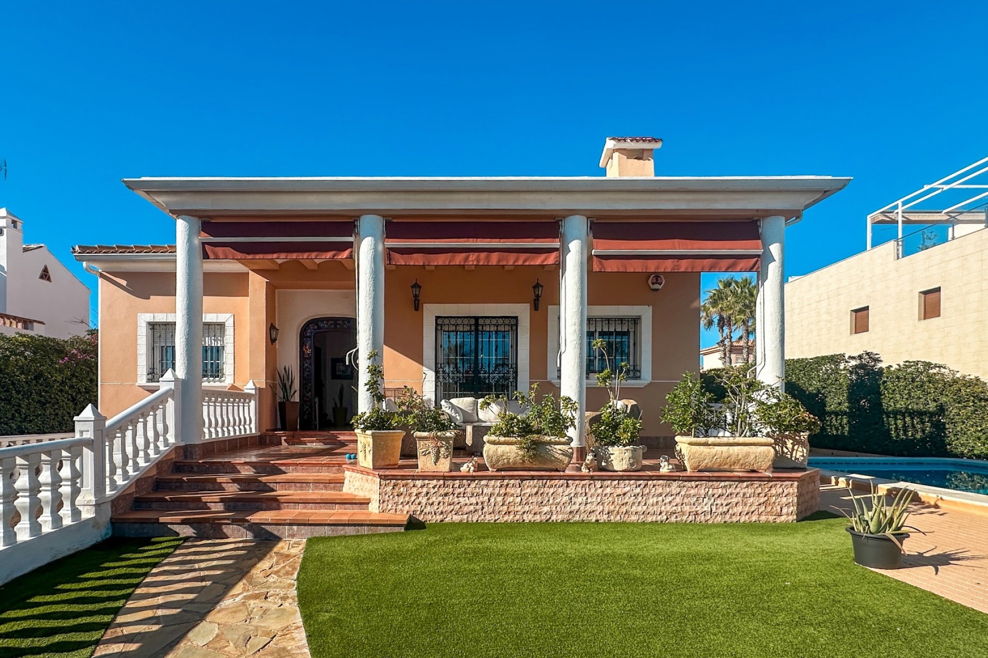 Resale - Villa - La Mata