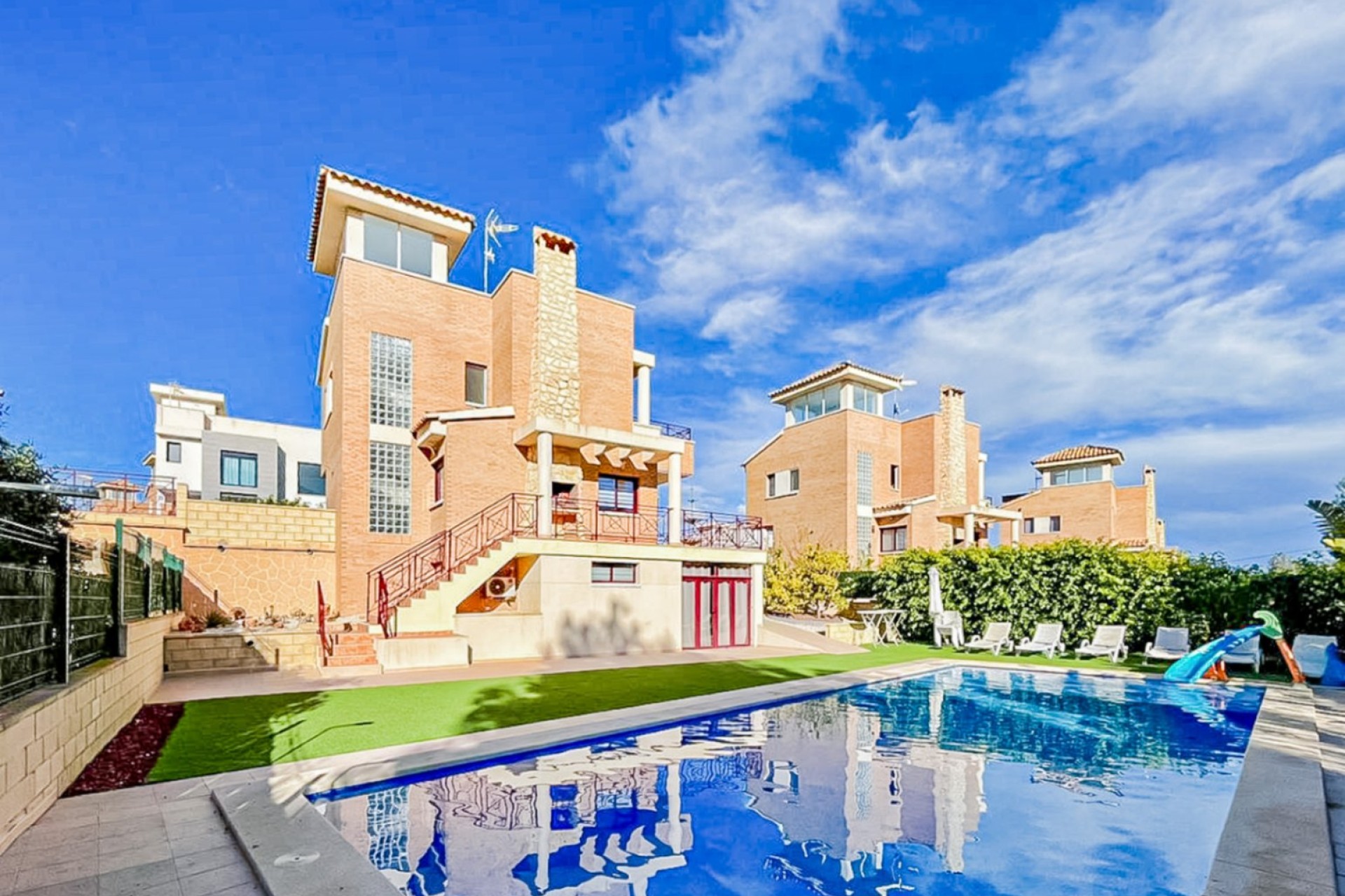 Resale - Villa - La Nucía - Monte Bello