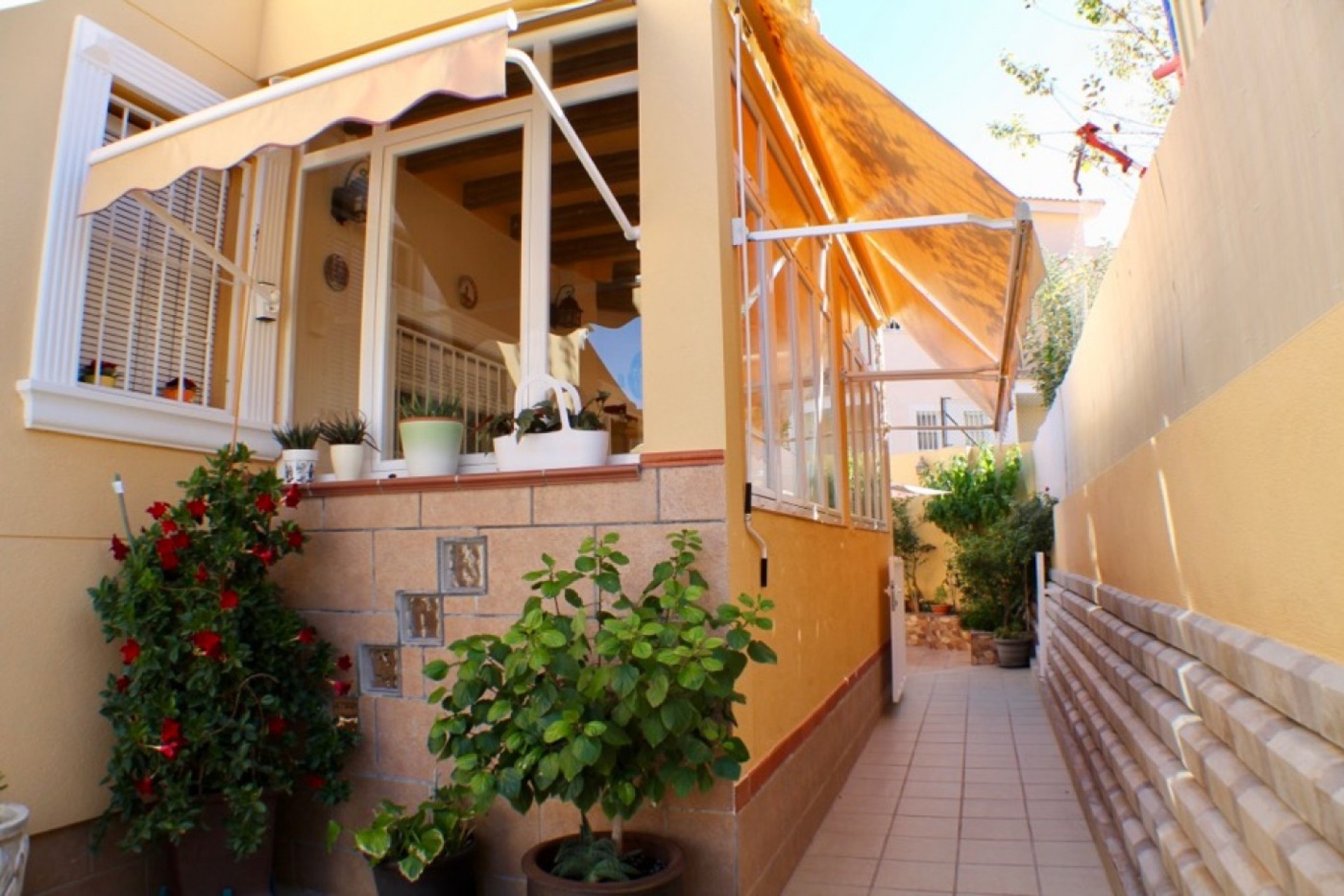 Resale - Villa - La Nucía - Urbanisations