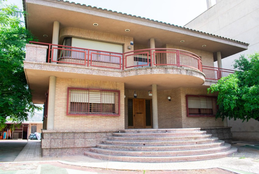 Resale - Villa - Llano de brujas