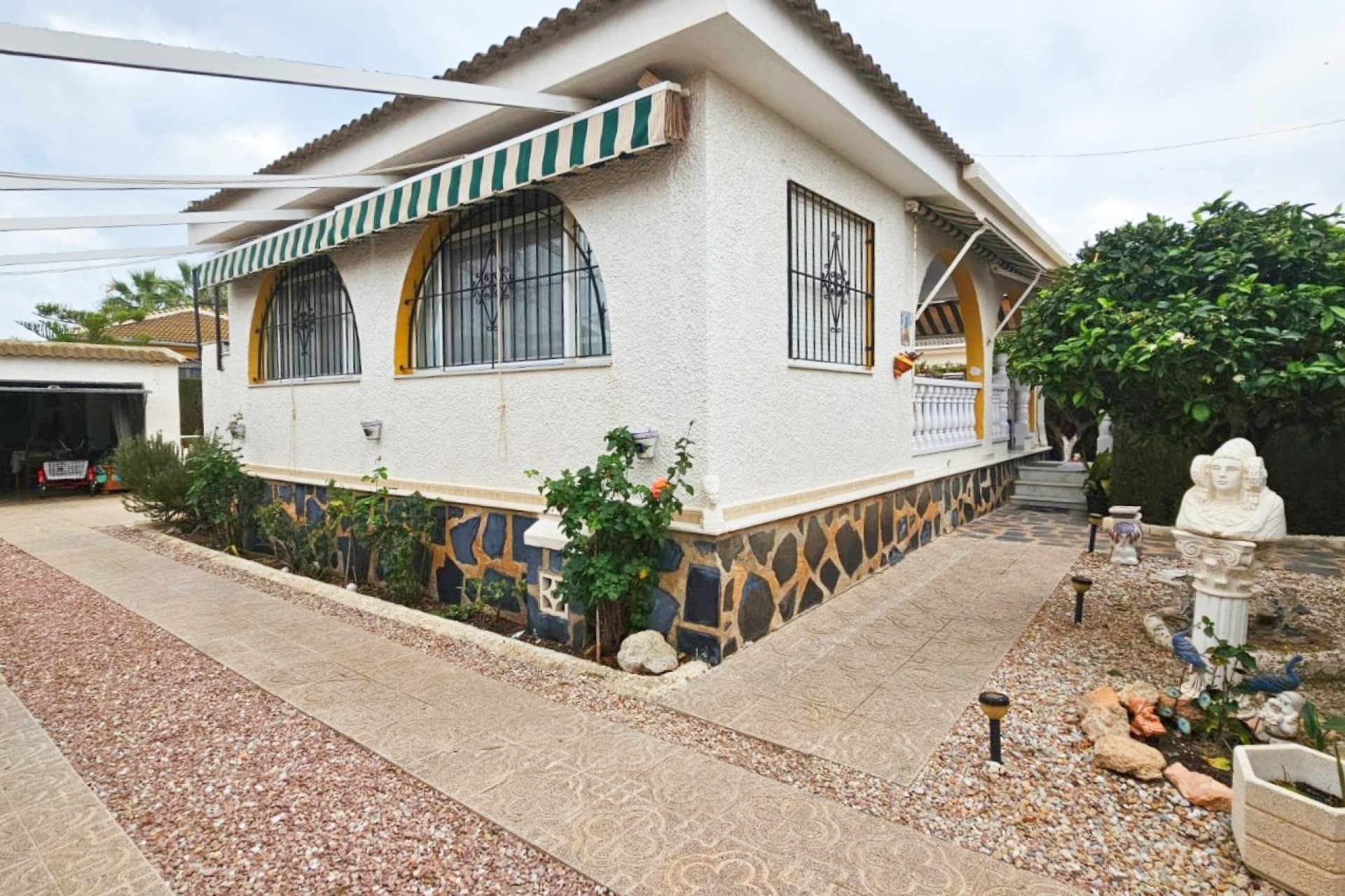 Resale - Villa - Los Alcazares