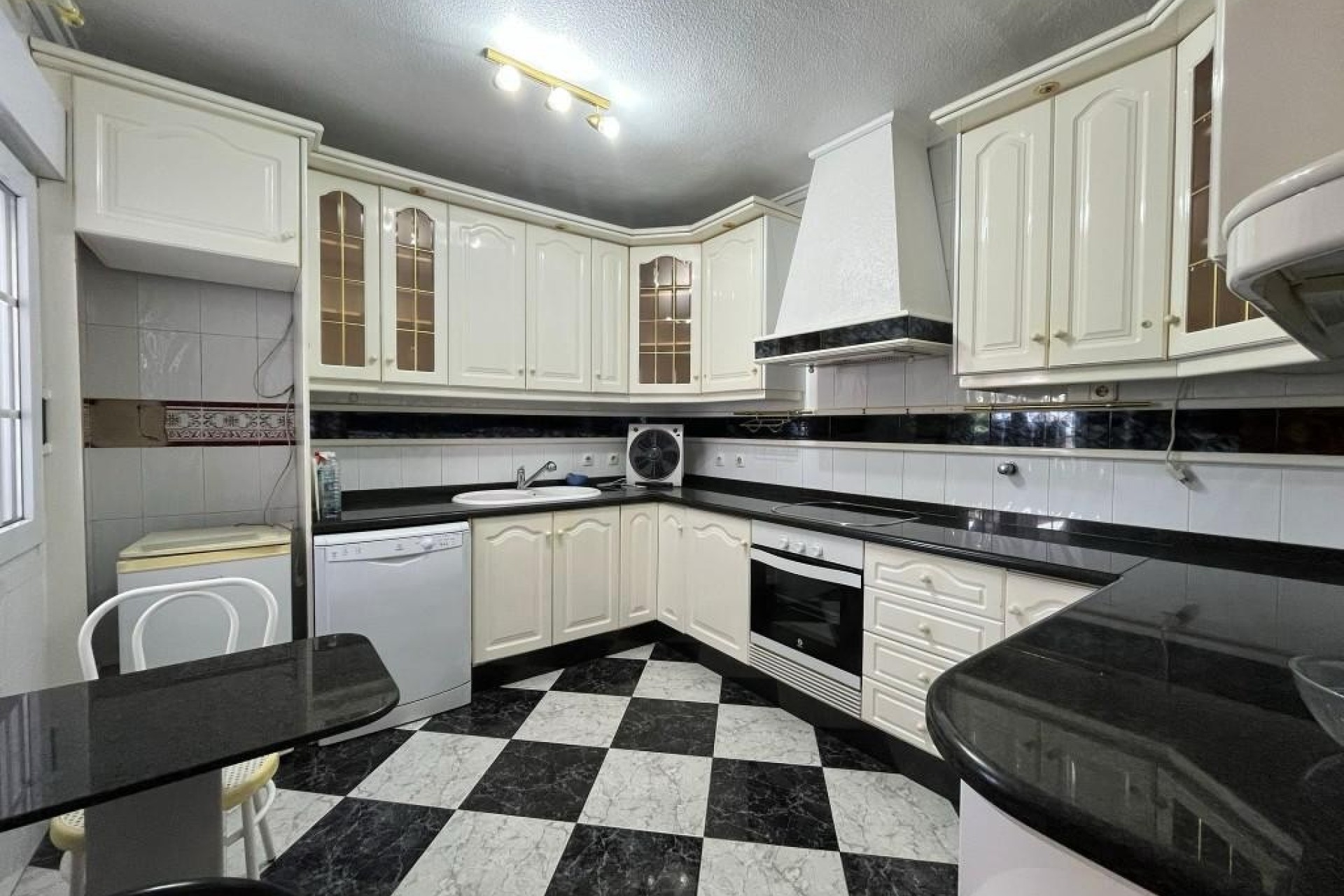 Resale - Villa - Los Alcazares