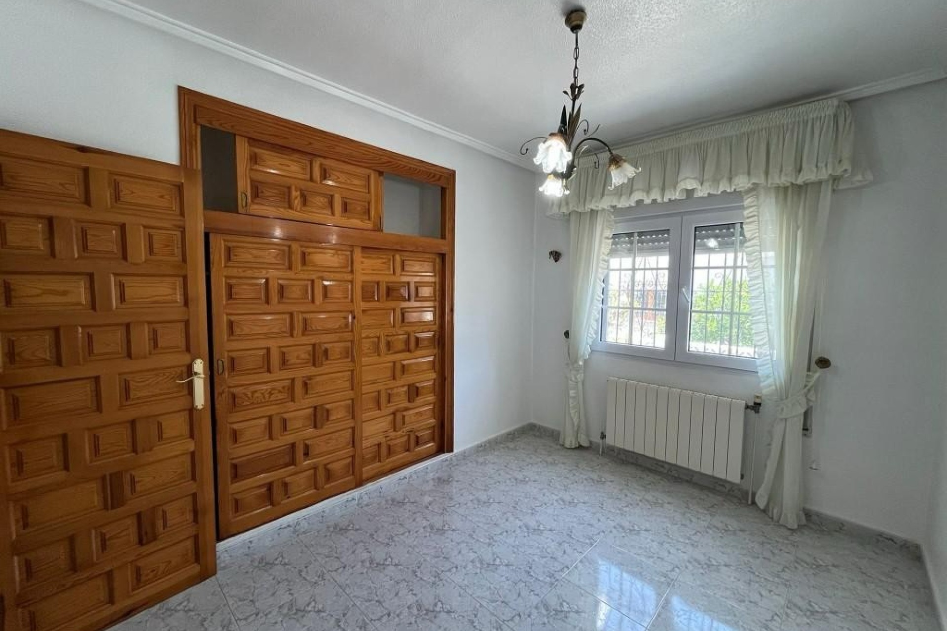 Resale - Villa - Los Alcazares