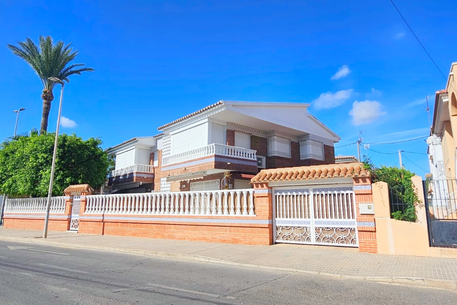 Resale - Villa - Los Alcazares