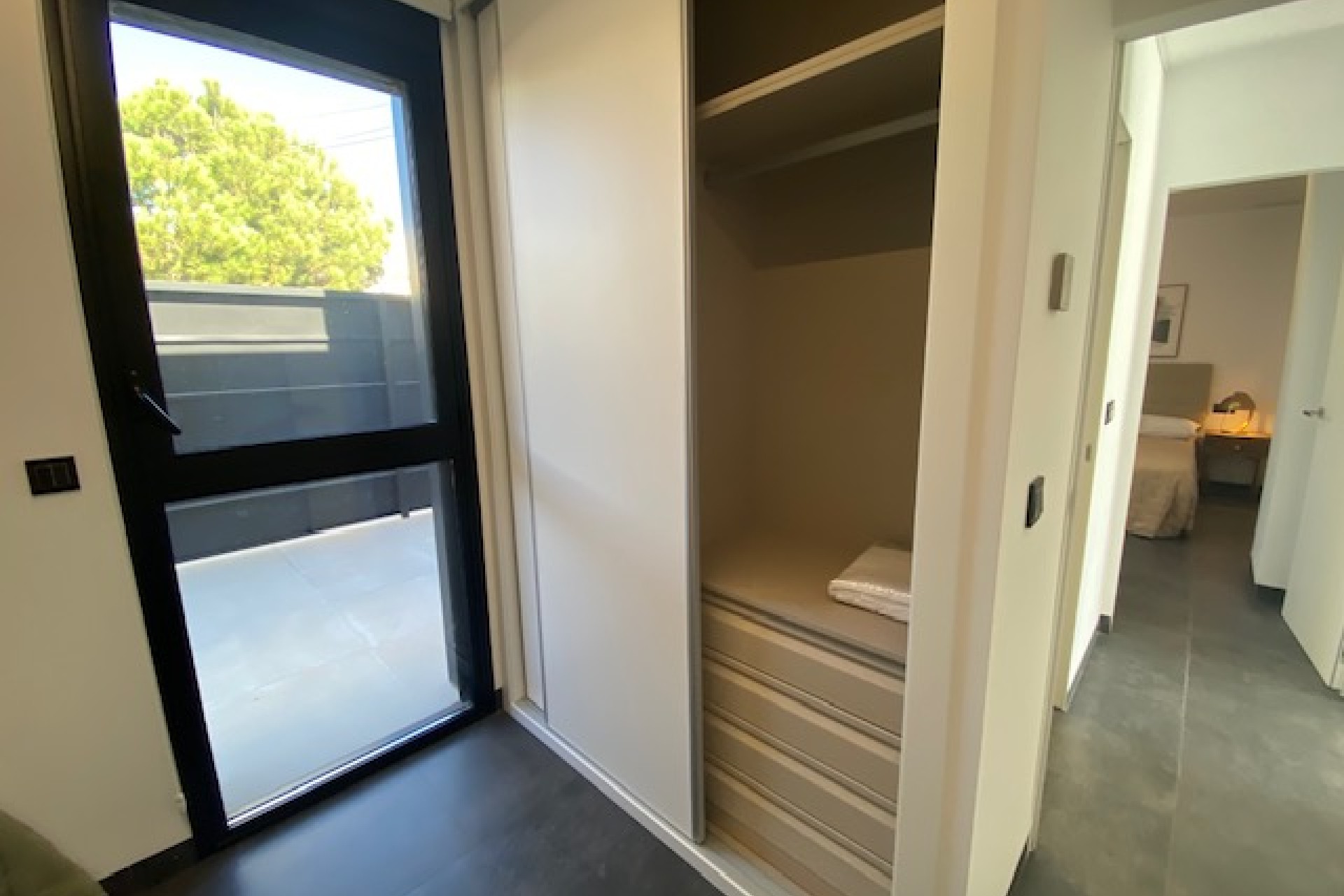 Resale - Villa - Los Balcones - Los Altos del Edén - Los Altos