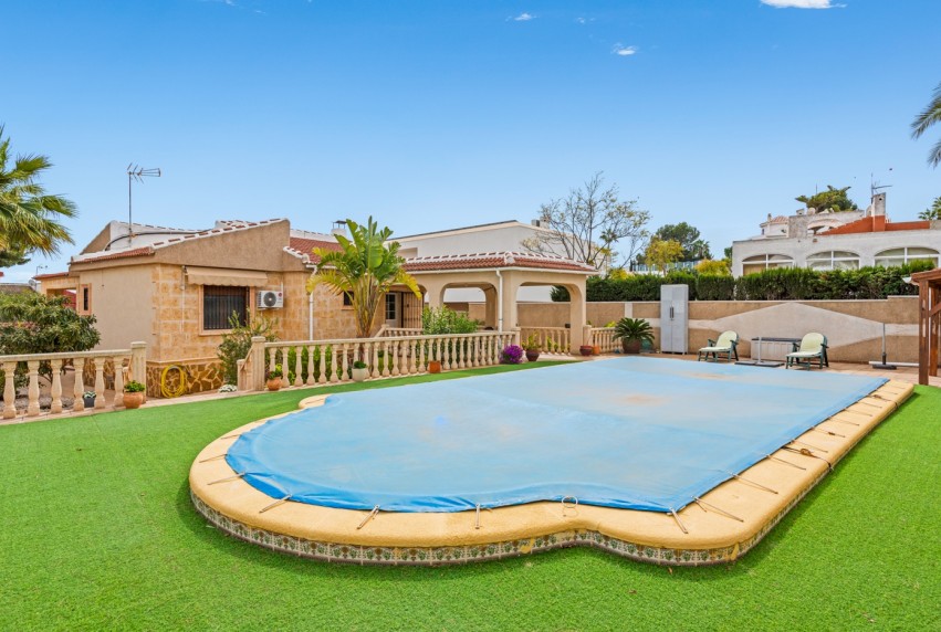 Resale - Villa - Los Balcones