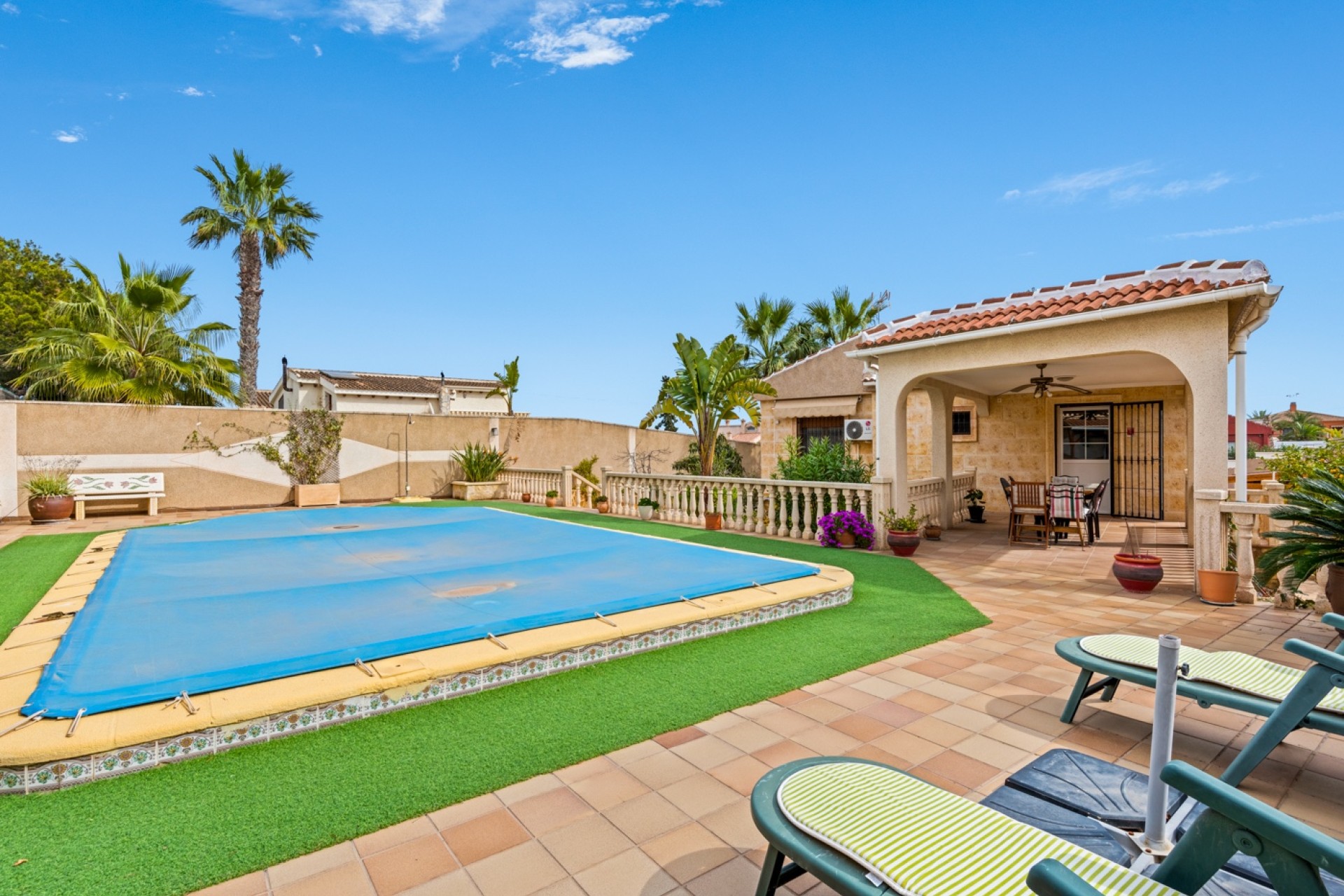 Resale - Villa - Los Balcones