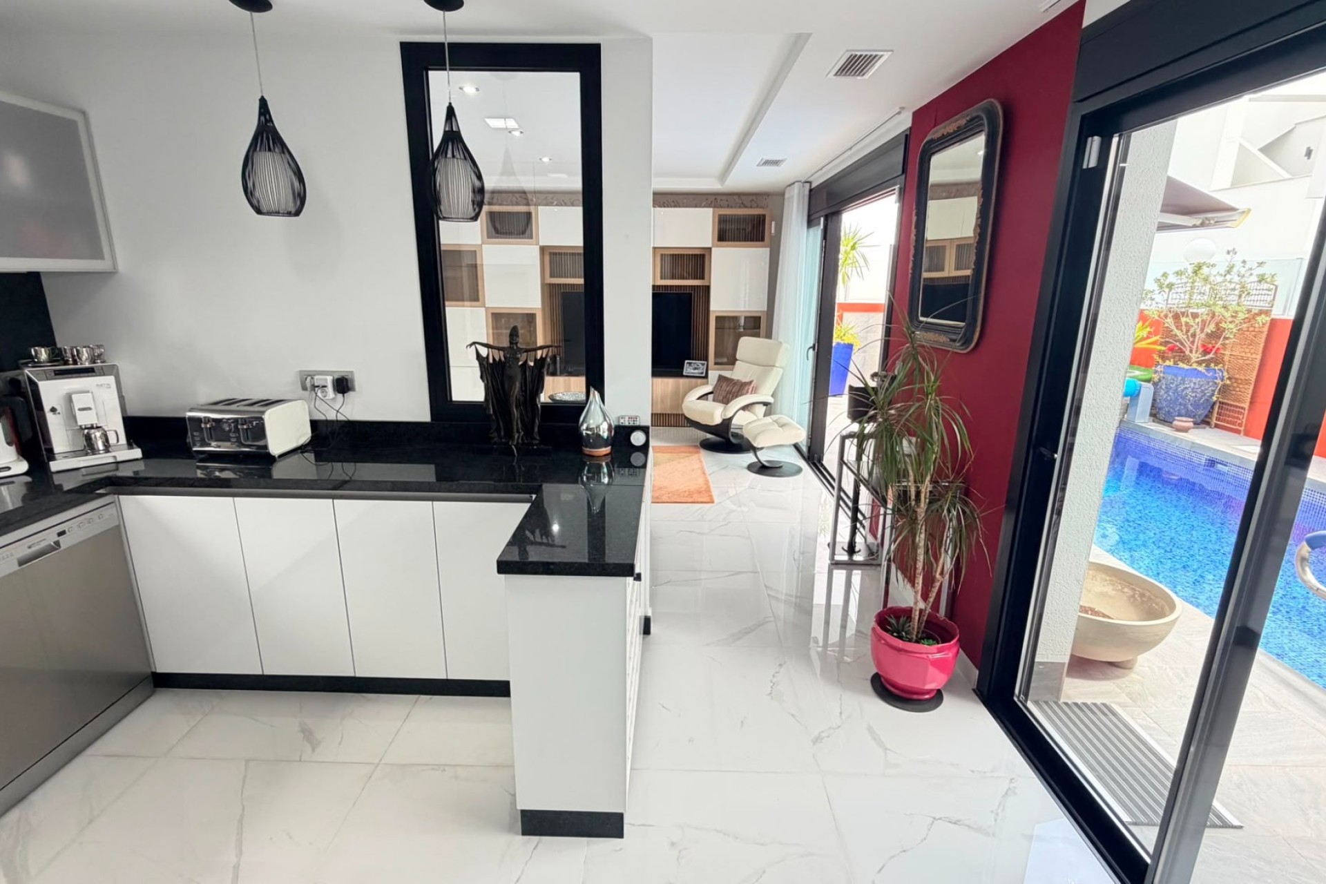 Resale - Villa - Los Montesinos - La Herrada