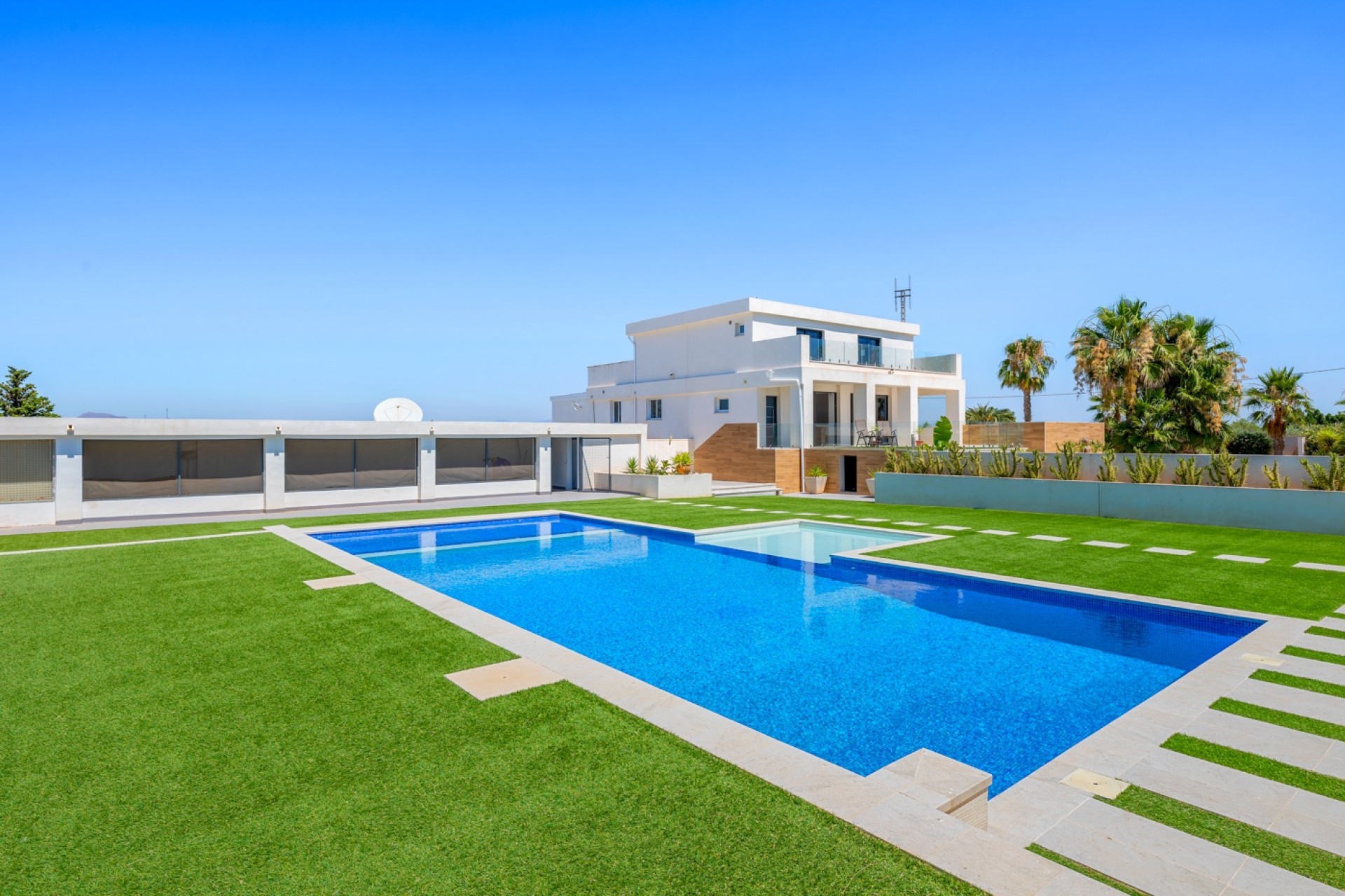 Resale - Villa - Los Montesinos - La Herrada