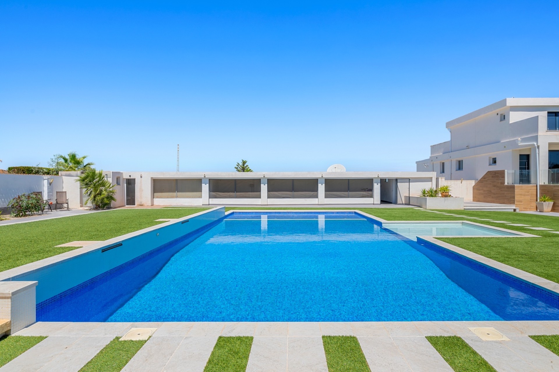 Resale - Villa - Los Montesinos - La Herrada