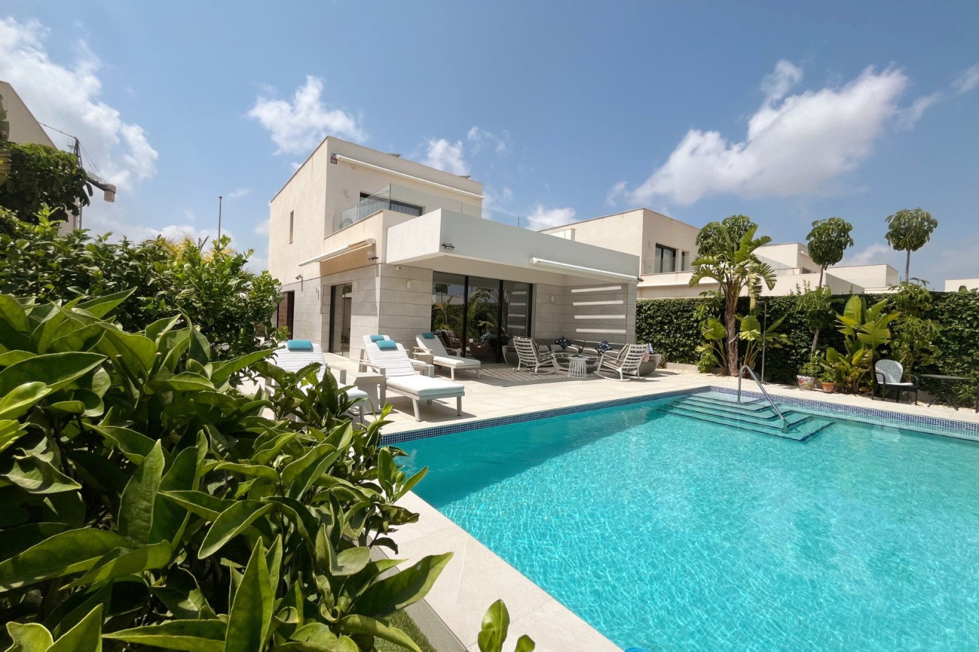 Resale - Villa - Los Montesinos - La Herrada