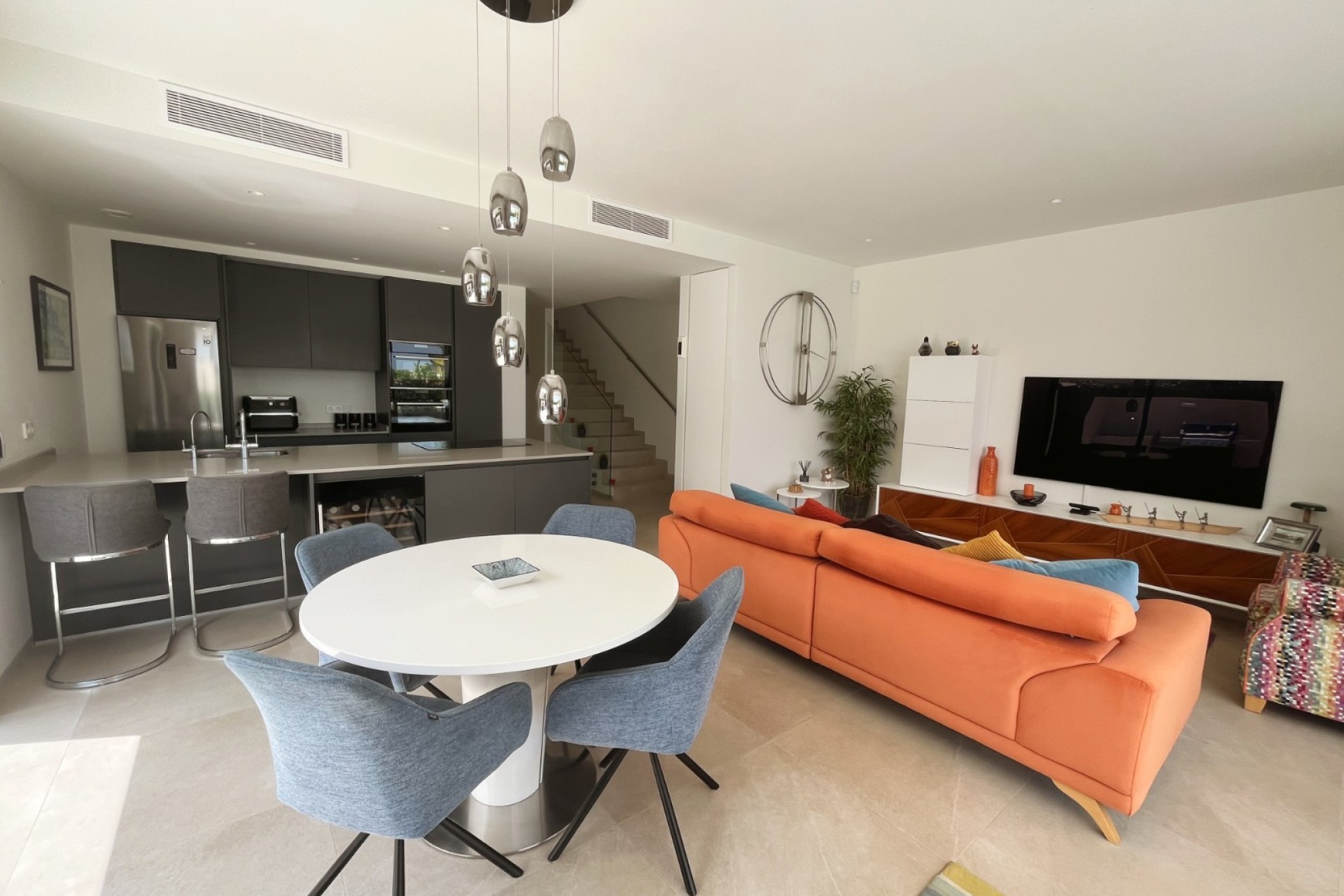 Resale - Villa - Los Montesinos - La Herrada