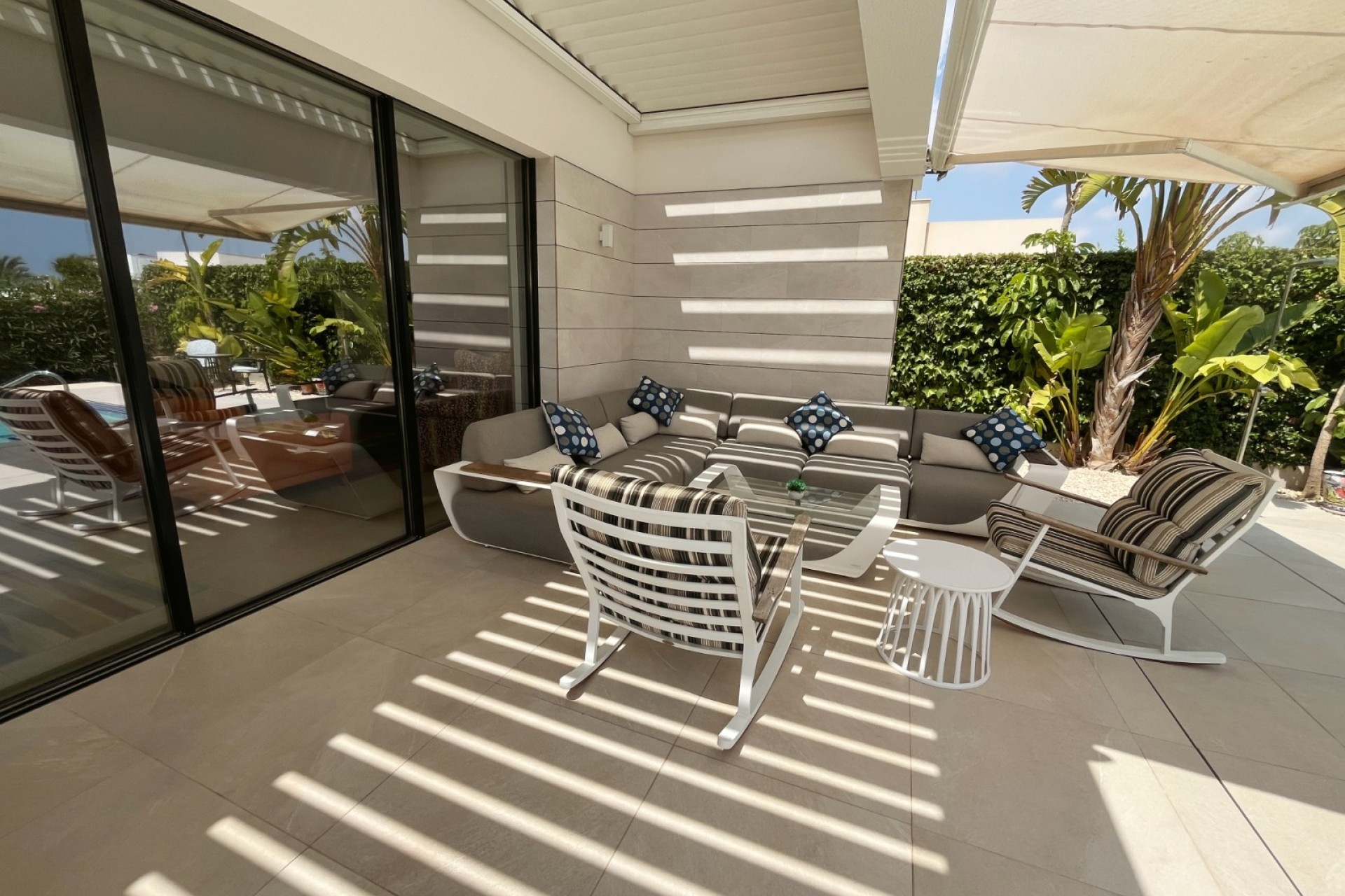 Resale - Villa - Los Montesinos - La Herrada