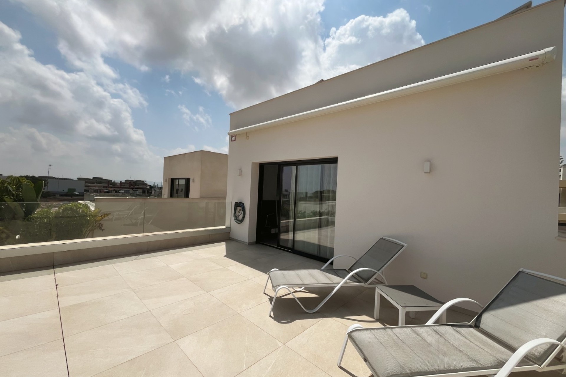 Resale - Villa - Los Montesinos - La Herrada