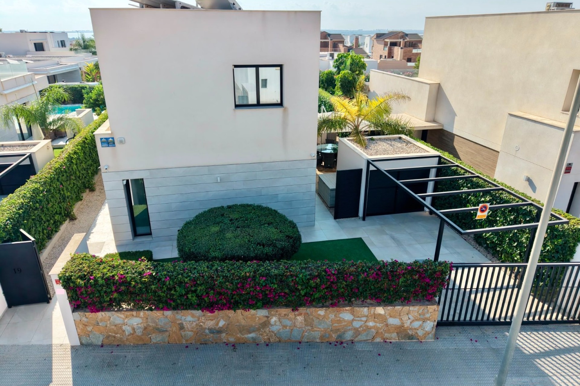Resale - Villa - Los Montesinos - La Herrada