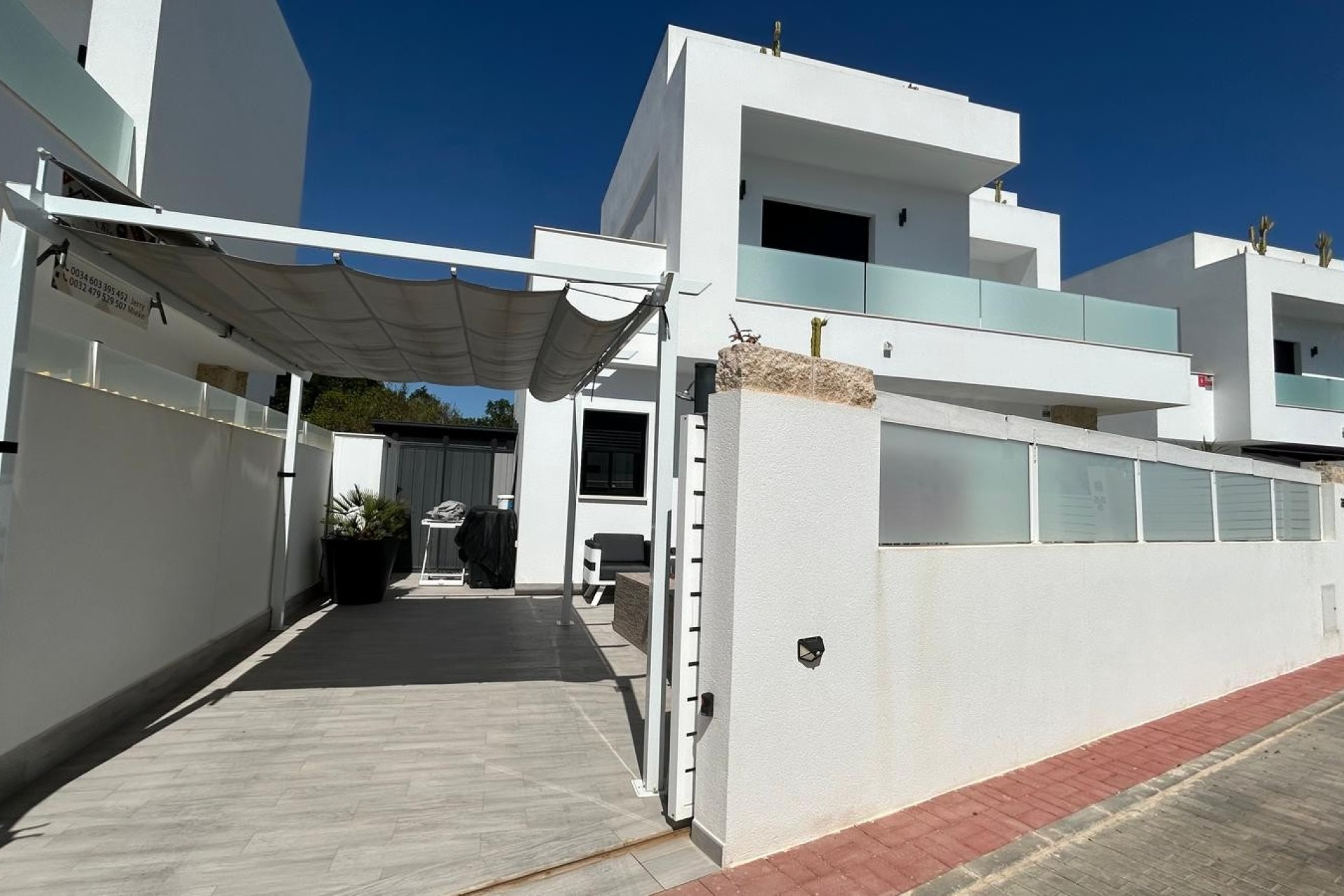 Resale - Villa - Los Montesinos - La Herrada