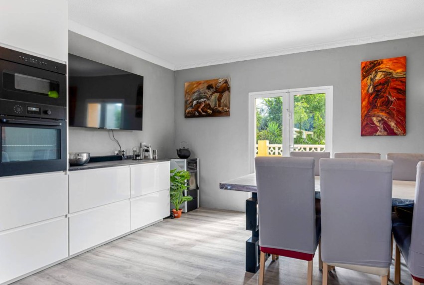 Resale - Villa - Los Montesinos