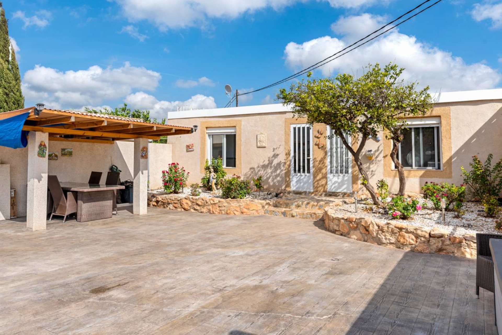 Resale - Villa - Los Montesinos