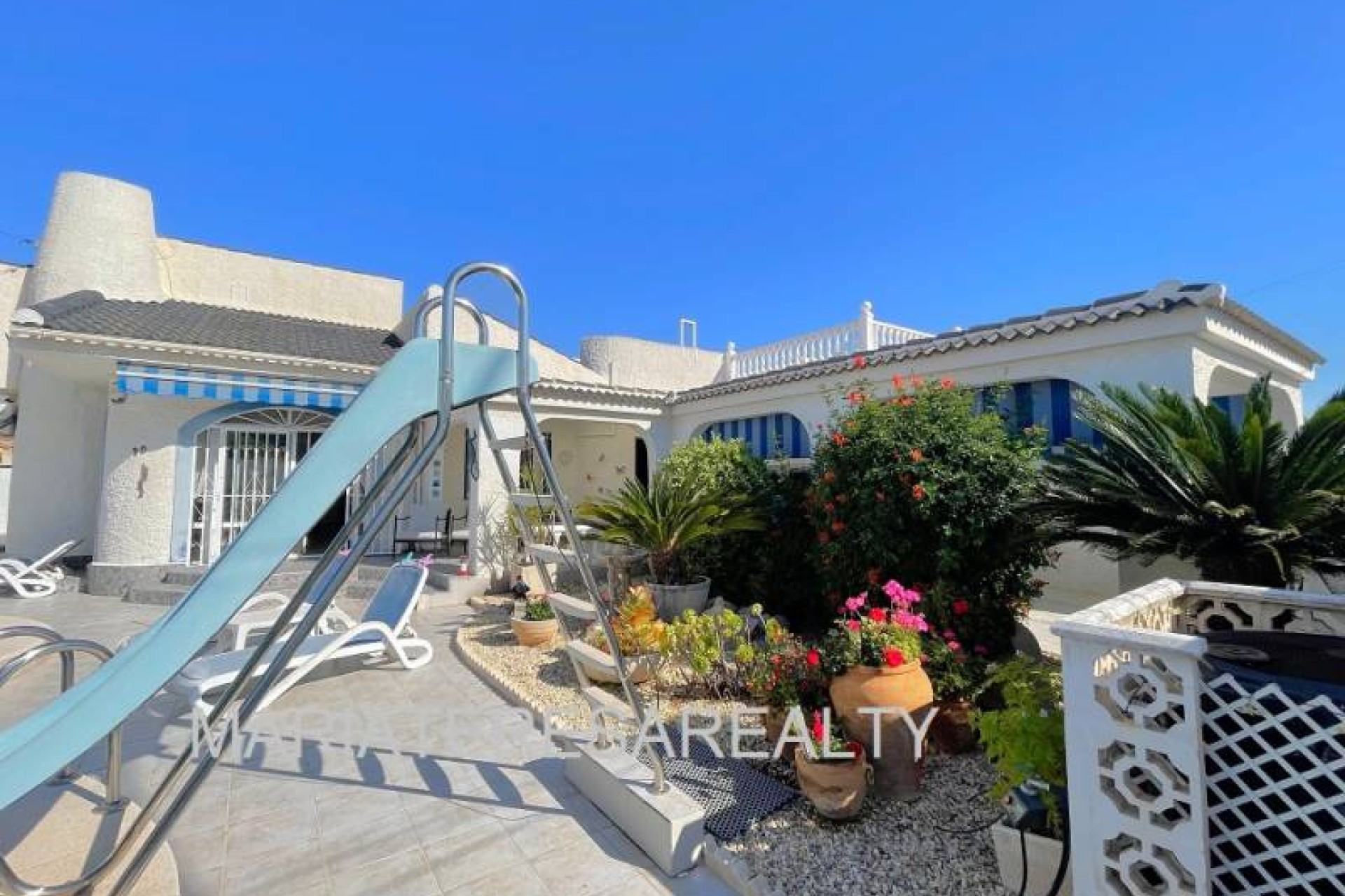Resale - Villa - Los Narejos - Oasis