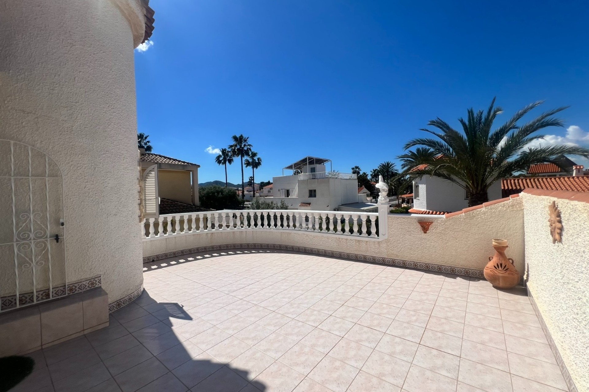 Resale - Villa - Los Urrutias