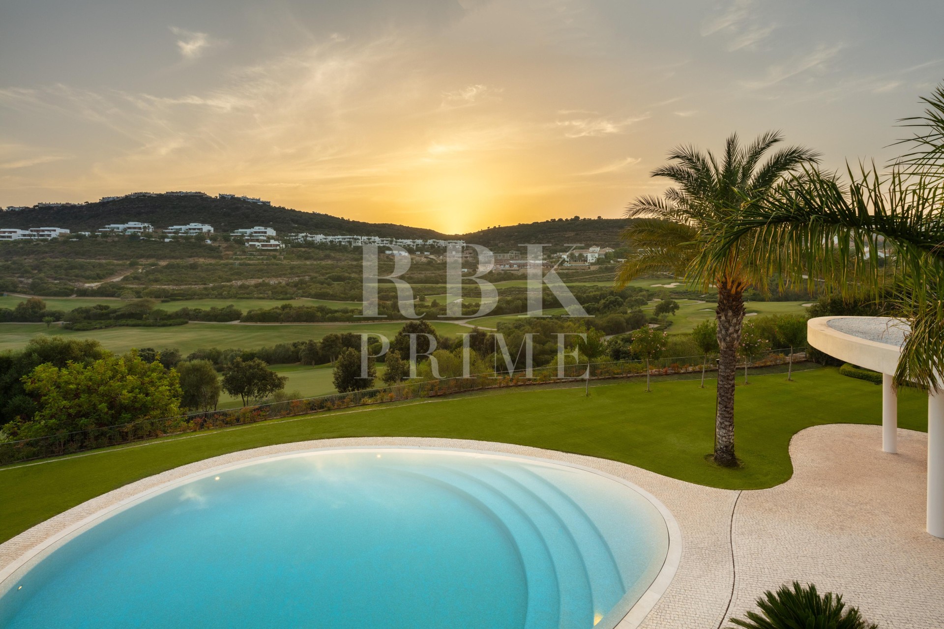 Resale - Villa - Malaga - Casares