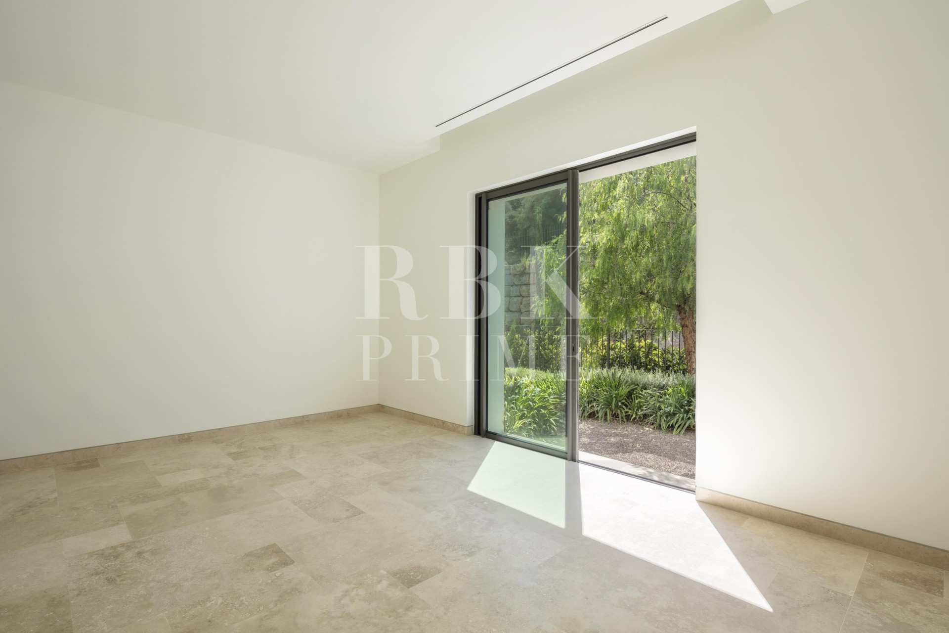 Resale - Villa - Malaga - Casares