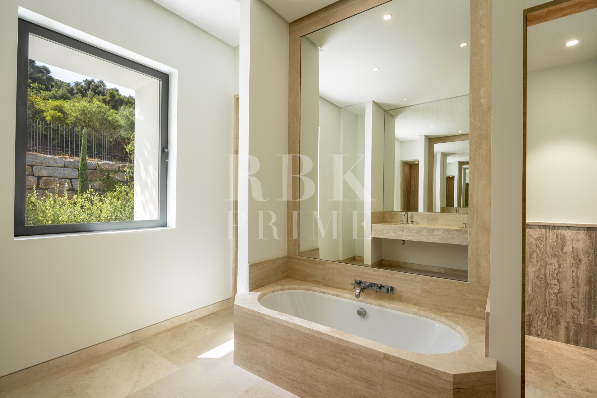 Resale - Villa - Malaga - Casares
