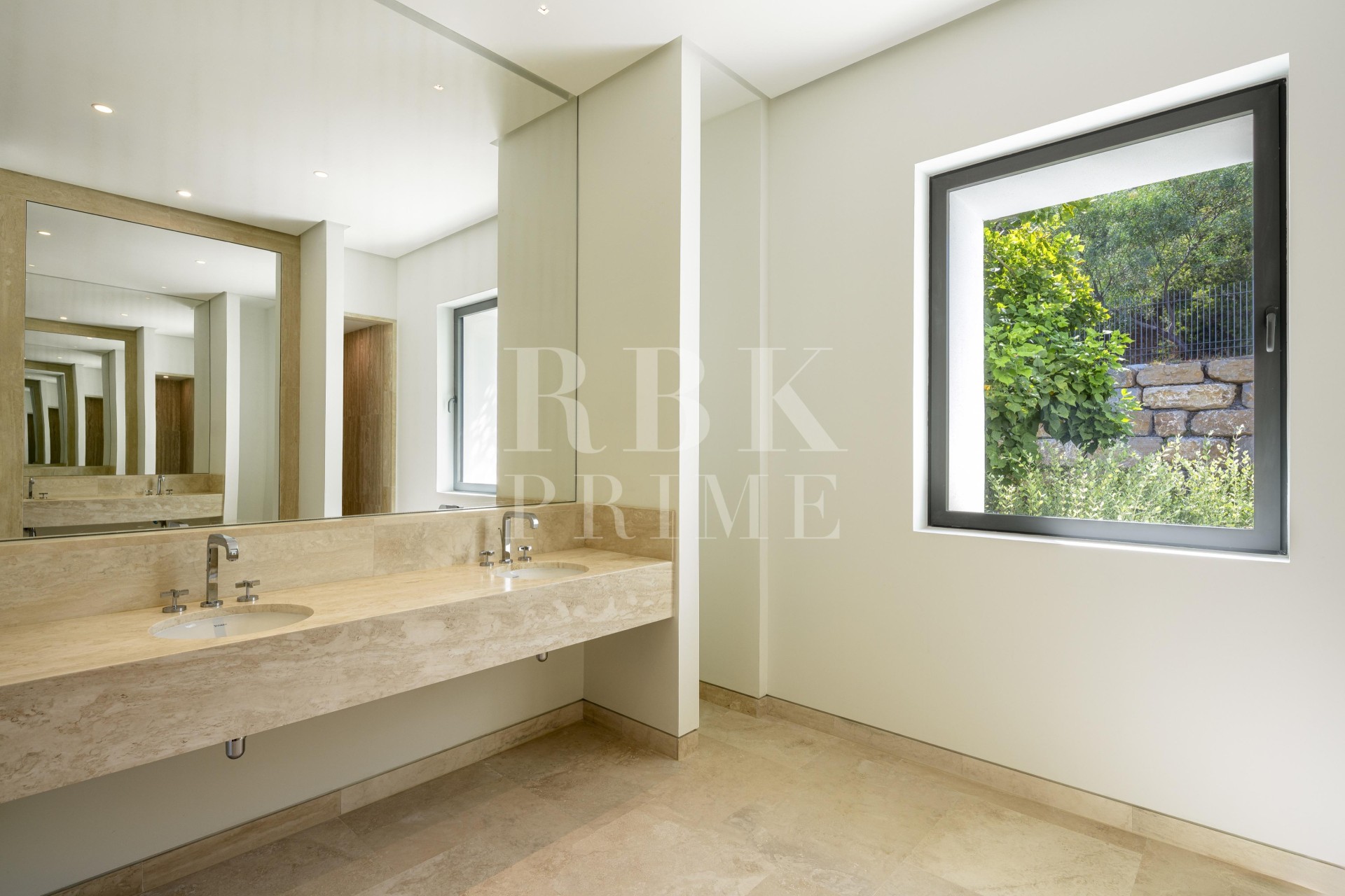Resale - Villa - Malaga - Casares