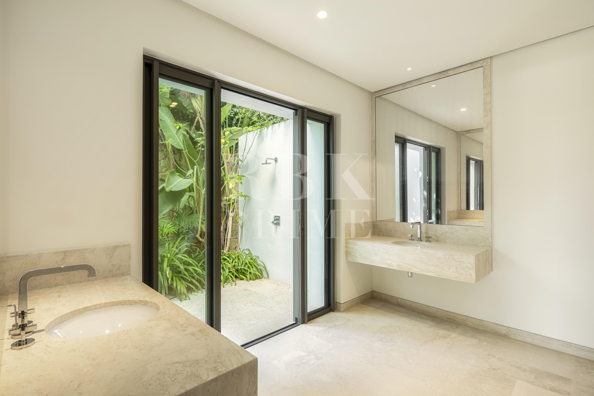 Resale - Villa - Malaga - Casares