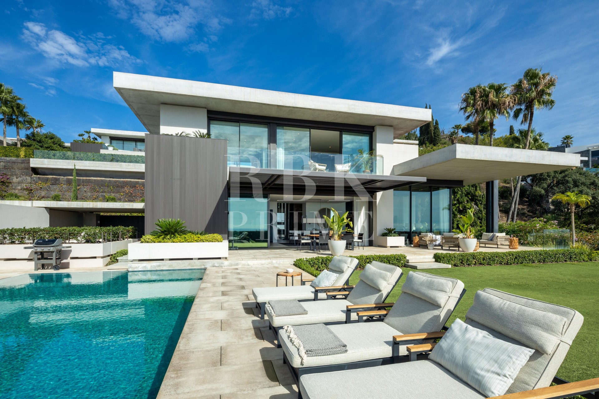 Resale - Villa - Malaga - Málaga