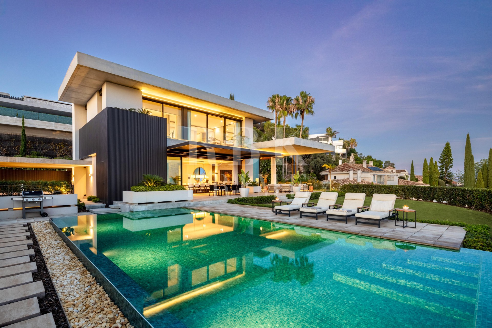 Resale - Villa - Malaga - Málaga