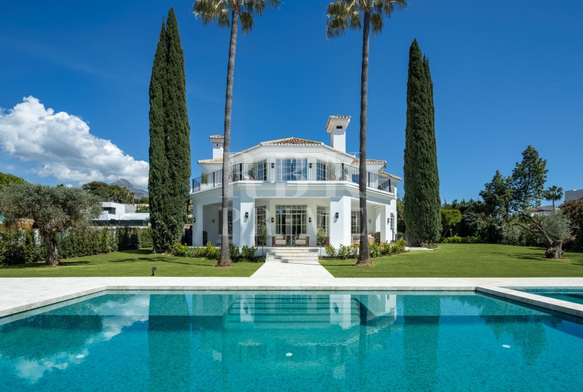 Resale - Villa - Malaga - Málaga