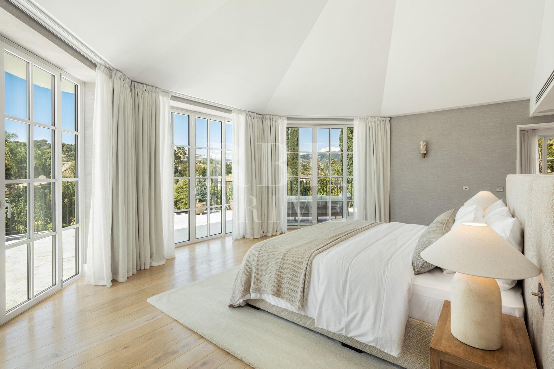 Resale - Villa - Malaga - Málaga