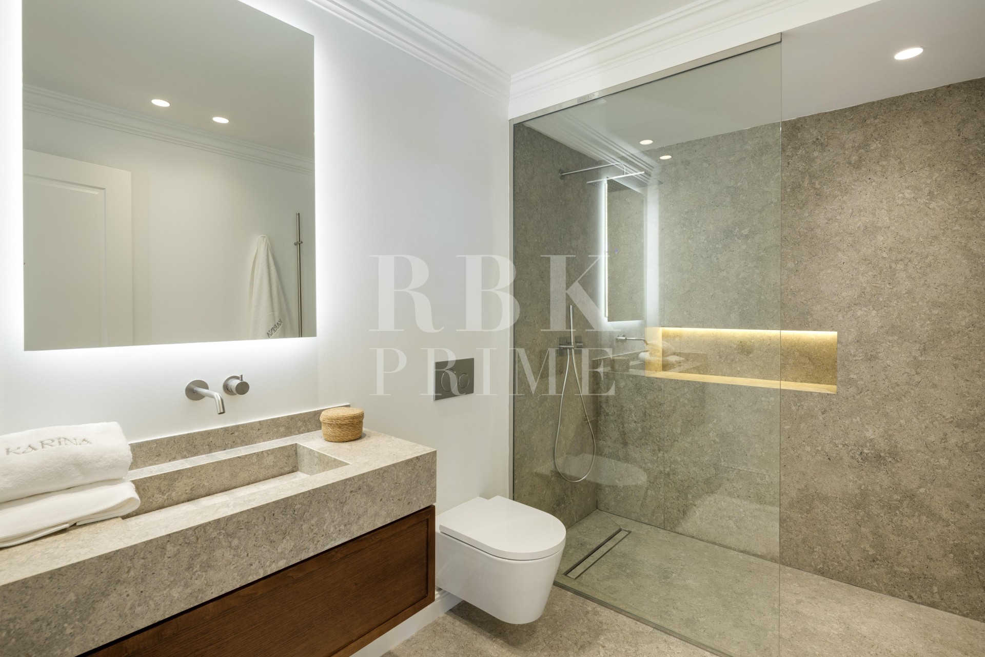 Resale - Villa - Malaga - Málaga