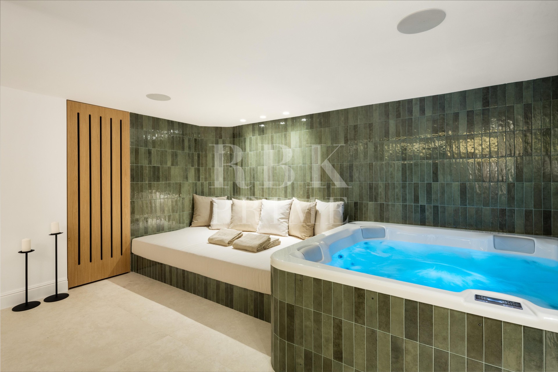 Resale - Villa - Malaga - Málaga