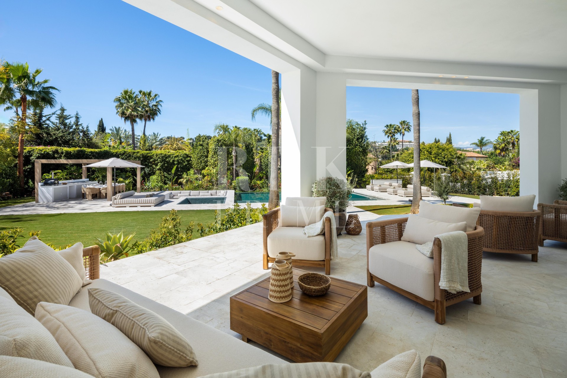 Resale - Villa - Malaga - Málaga