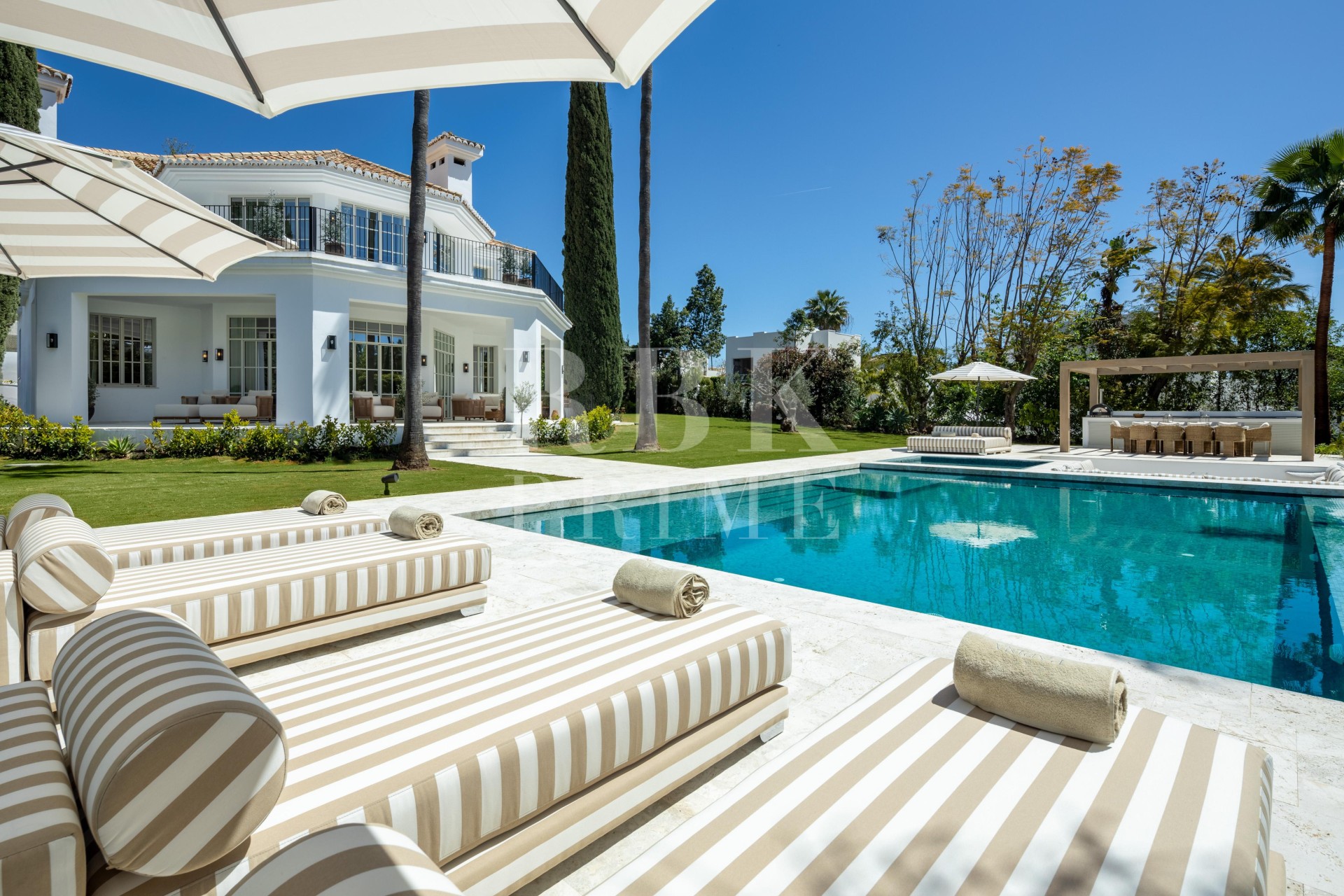 Resale - Villa - Malaga - Málaga